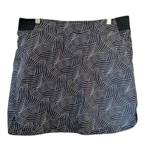 Cypress Club Black and White Pull On Golf Skort, size Medium